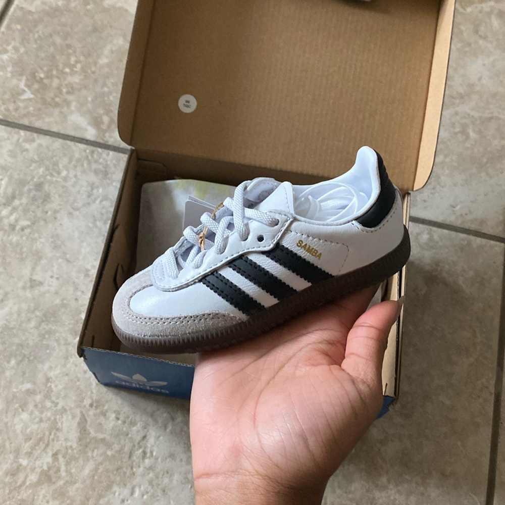 Adidas Samba in a size 6 1/2 kids